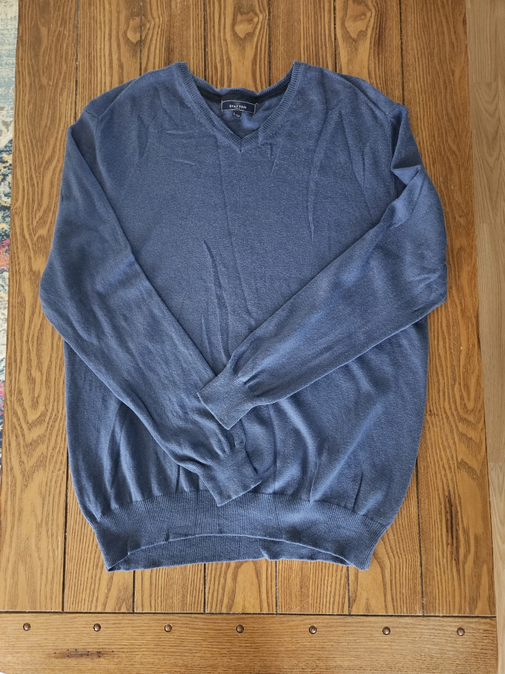 Grafton 1853 Men's V-Neck Sweater in Navy, Size L.